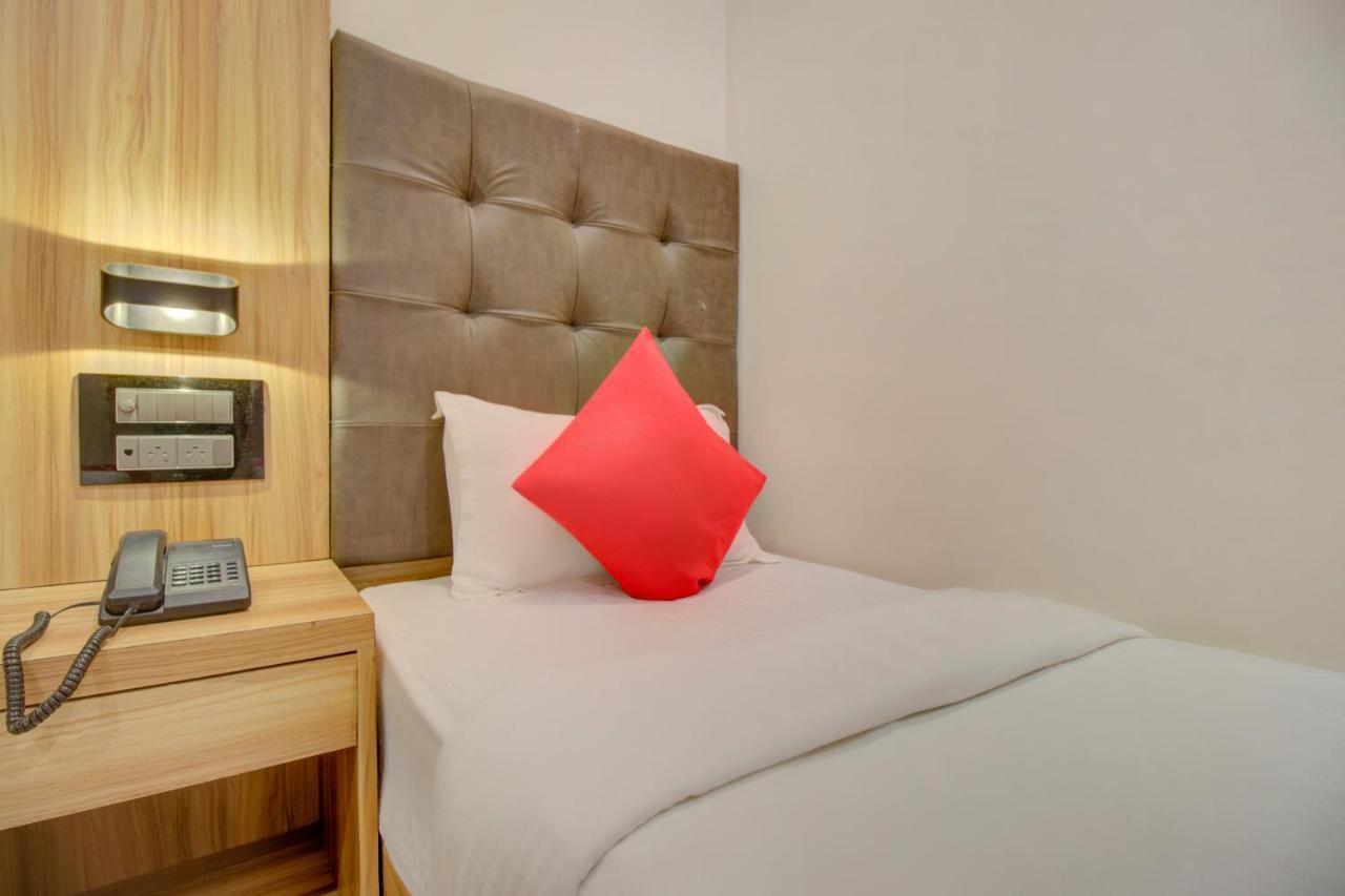 Oyo 76180 Hotel Meriton Mumbai Exterior photo